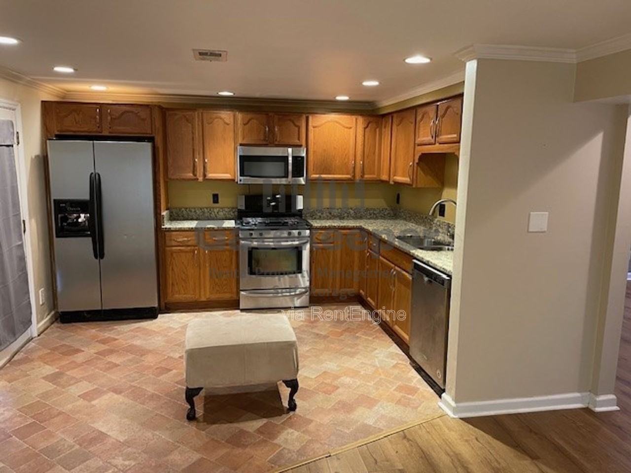 102 Cypress Ct - Photo 3 of 13