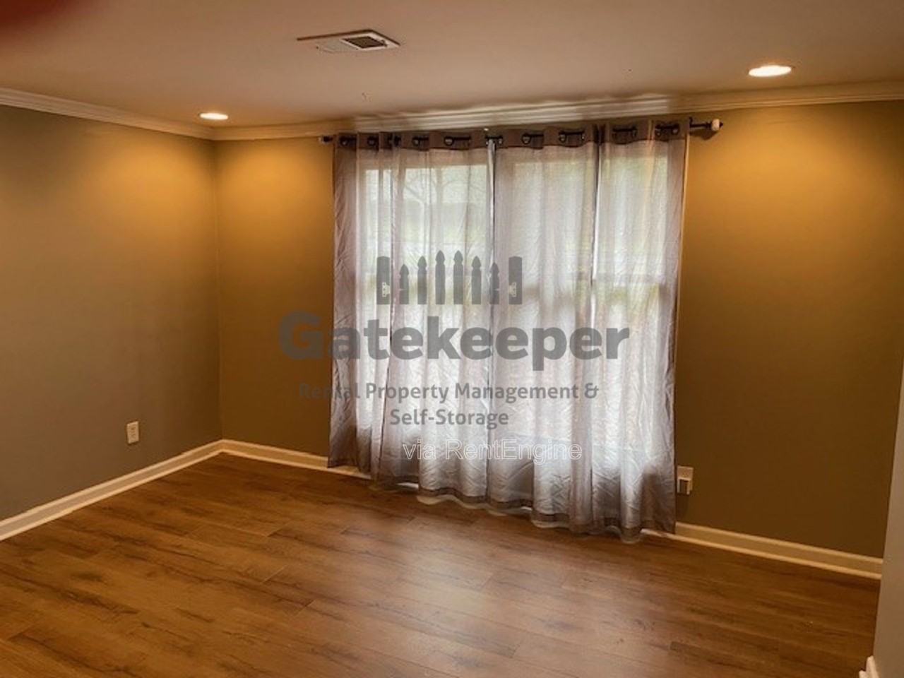 102 Cypress Ct - Photo 4 of 13