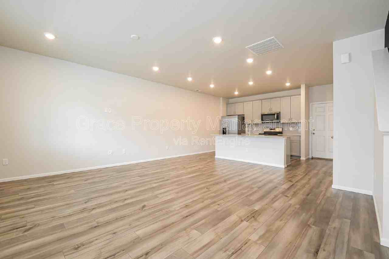 12232 Creamery St - Photo 3 of 26