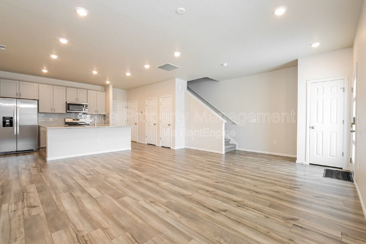 12232 Creamery St - Photo 4 of 26