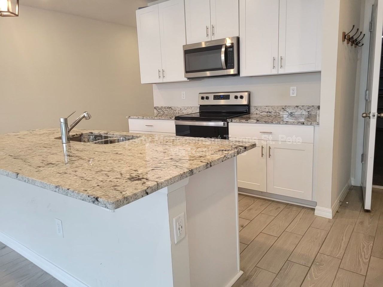 7694 Momentum Pkwy - Photo 4 of 42