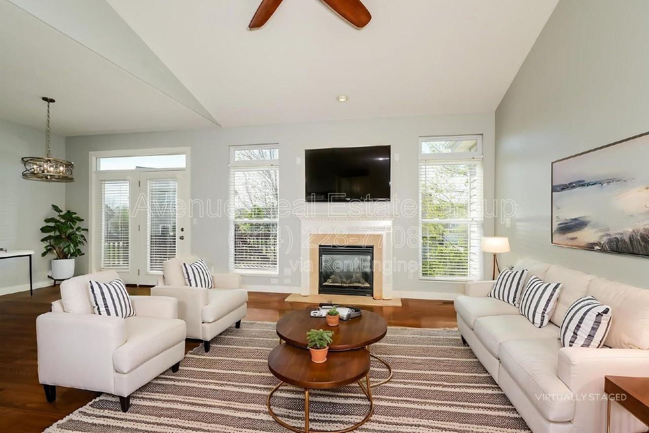 730 Sunset Ln - Photo 4 of 23