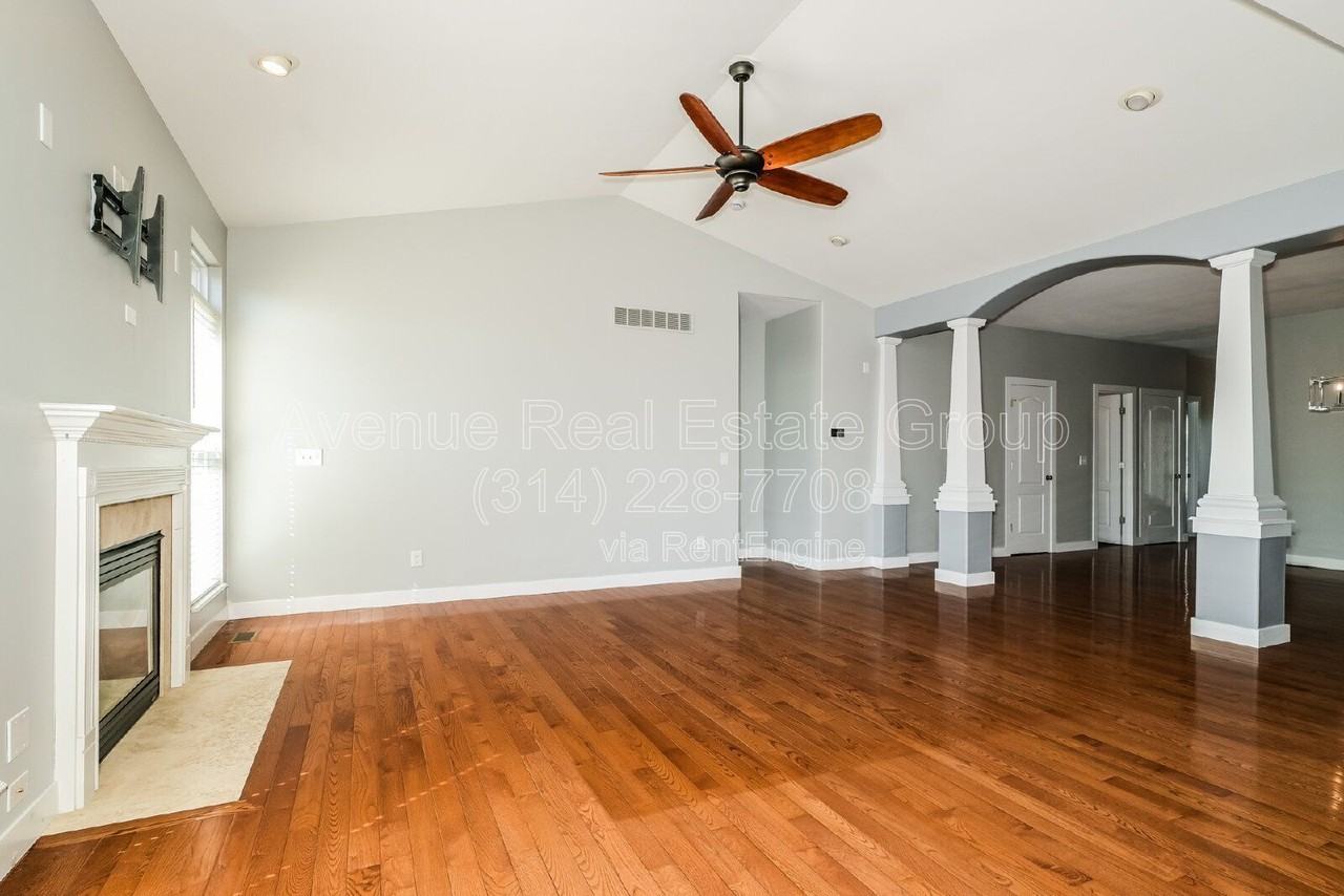 730 Sunset Ln - Photo 5 of 23