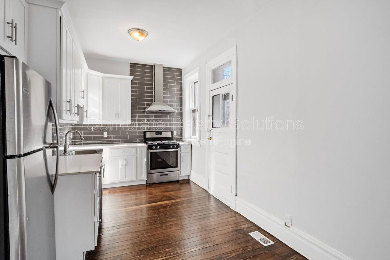 4222 Cleveland Ave #4220-1stFL - Photo 3 of 22