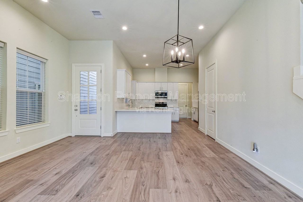 1614 Northwood St - Photo 6 of 36