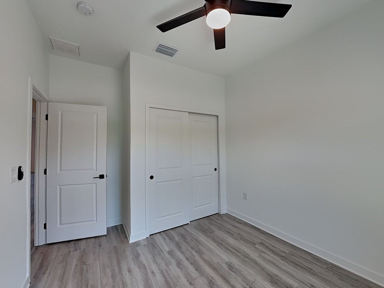 1127 Highlands Rd - Photo 5 of 34