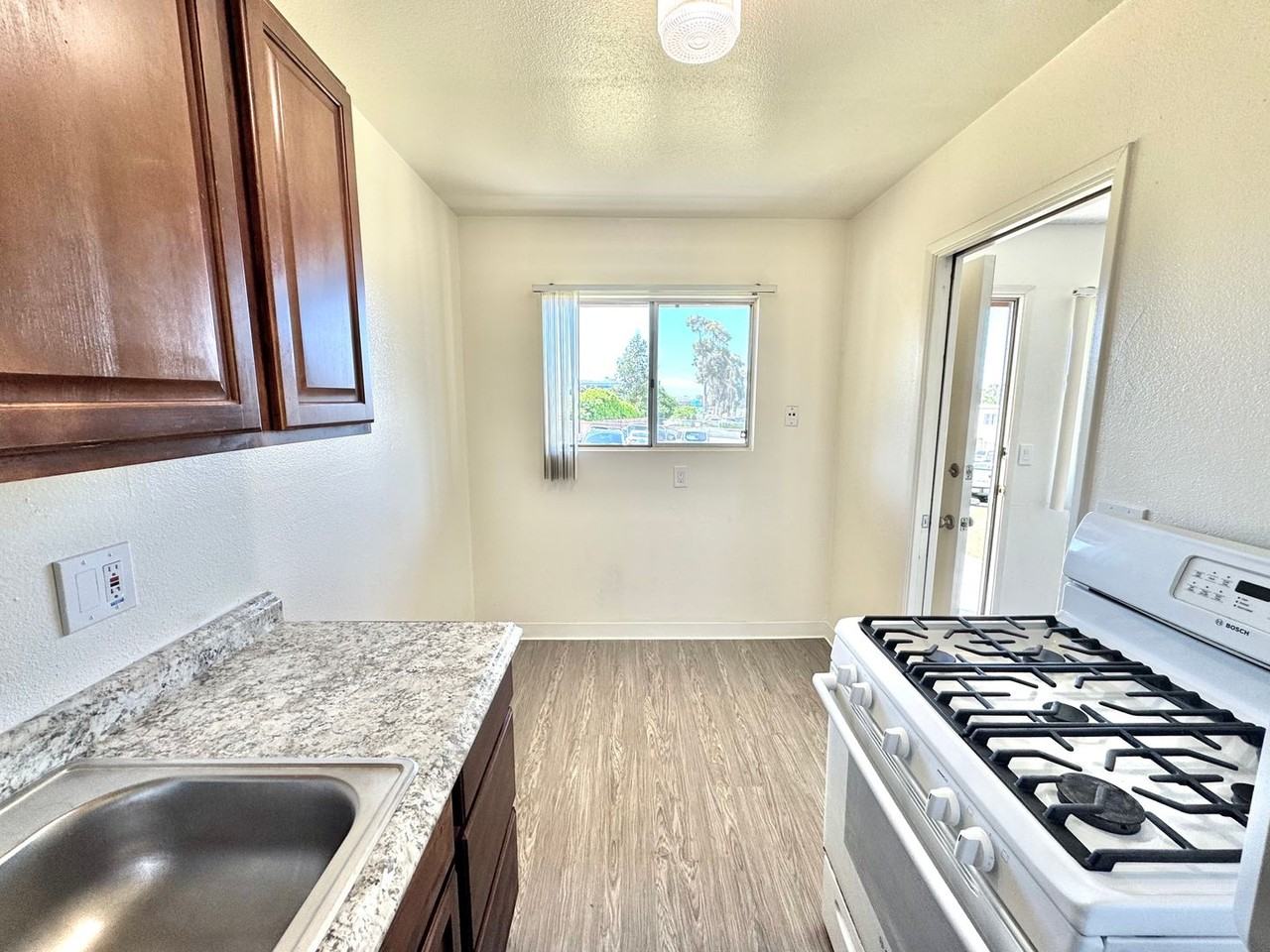 7821 Linda Vista Road - Photo 7 of 50