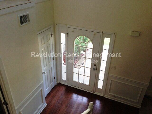 380 Othello Dr - Photo 4 of 20