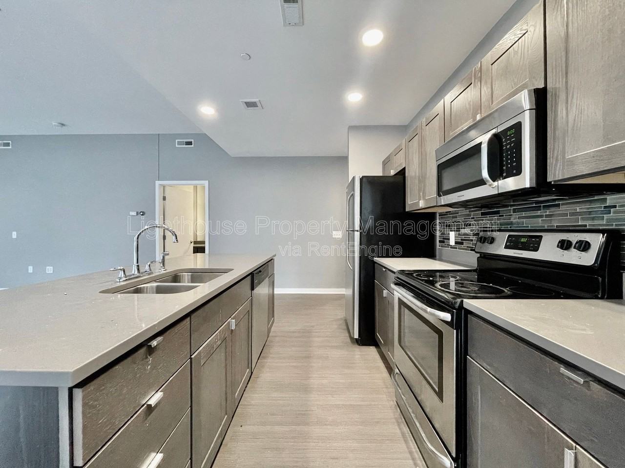 555 Michigan St Ne #304 - Photo 5 of 12