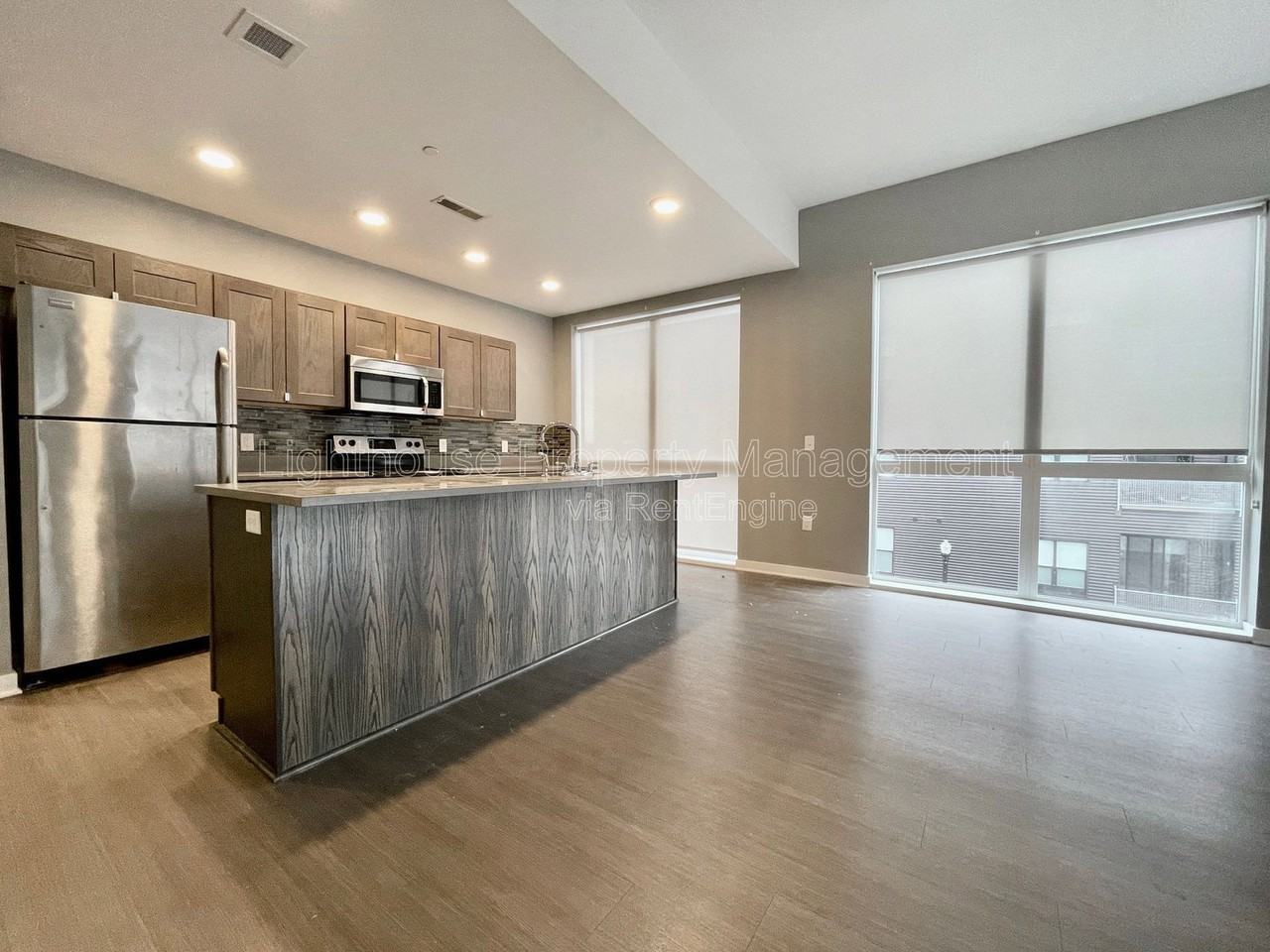 555 Michigan St Ne #304 - Photo 7 of 12