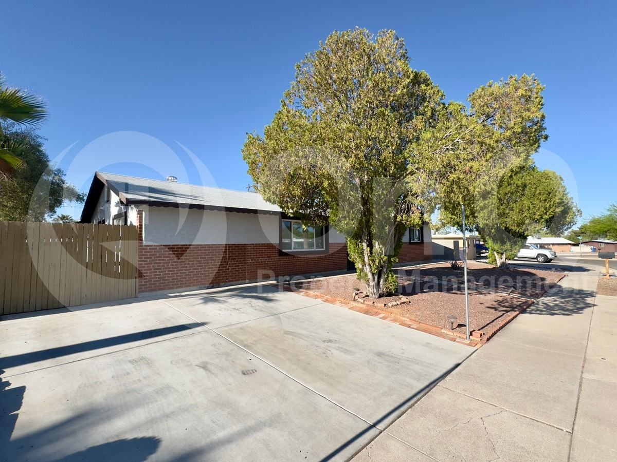 7312 E 20th St - Photo 2 of 11