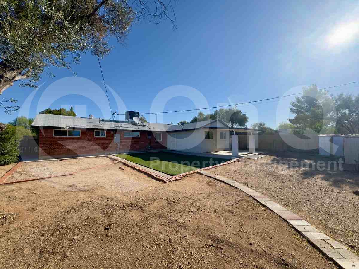 7312 E 20th St - Photo 3 of 11