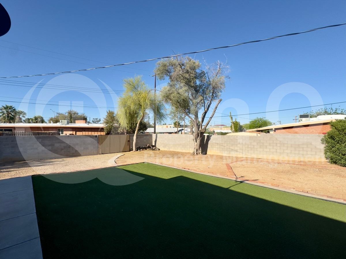 7312 E 20th St - Photo 5 of 11