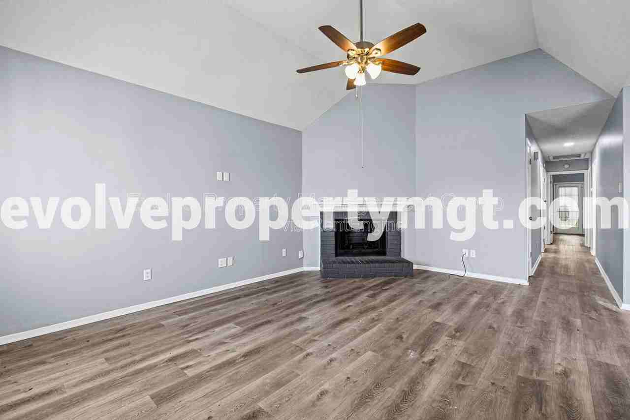 5806 Ashridge Pl - Photo 4 of 21