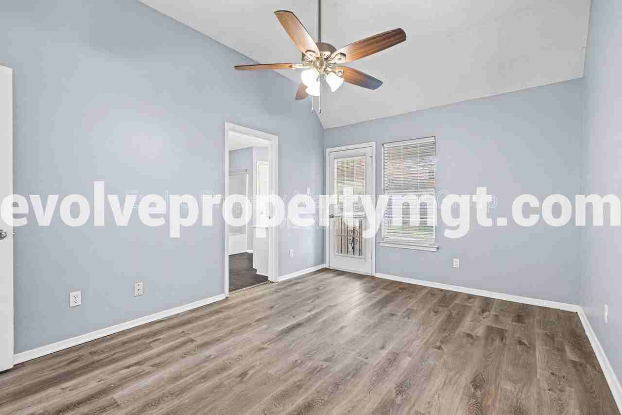 5806 Ashridge Pl - Photo 6 of 21