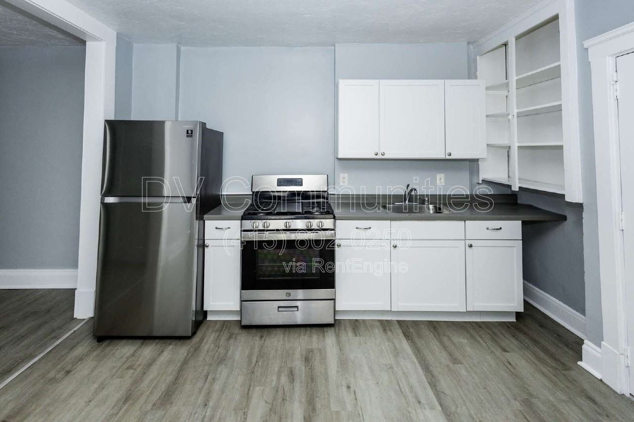 1609 Lakewood Ave #4 - Photo 2 of 15