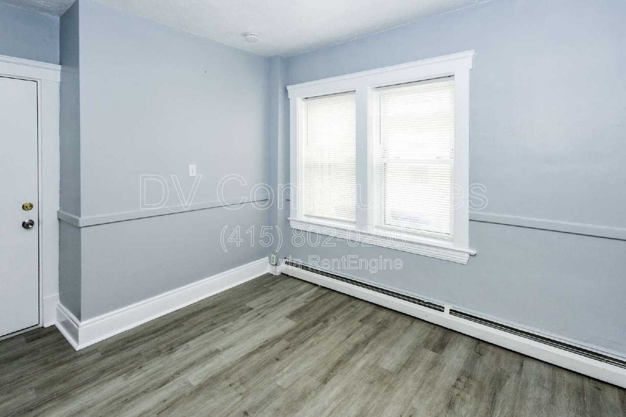 1609 Lakewood Ave #4 - Photo 4 of 15