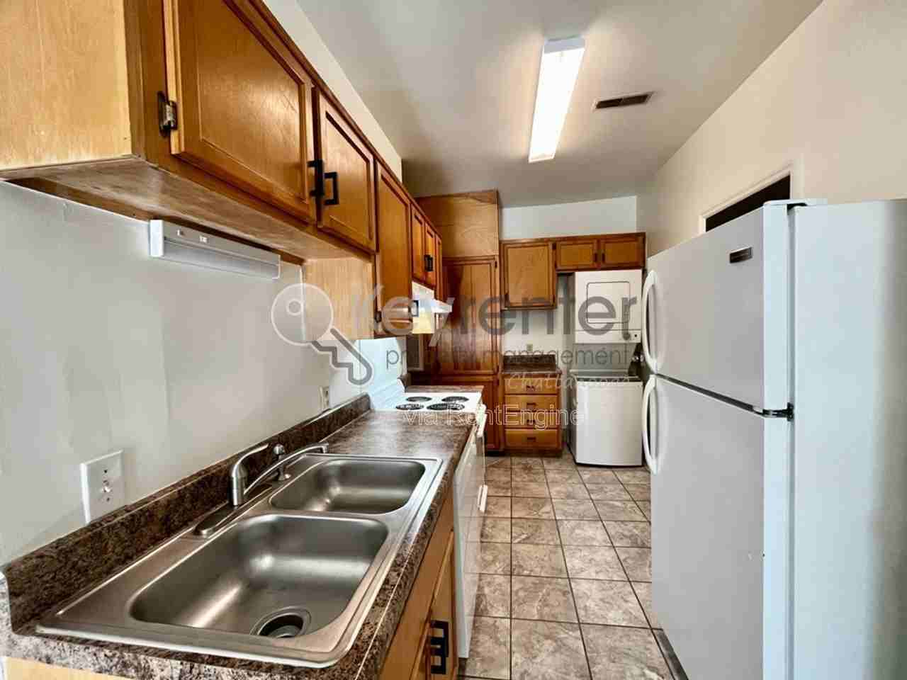 77 E 17th St - Photo 2 of 9