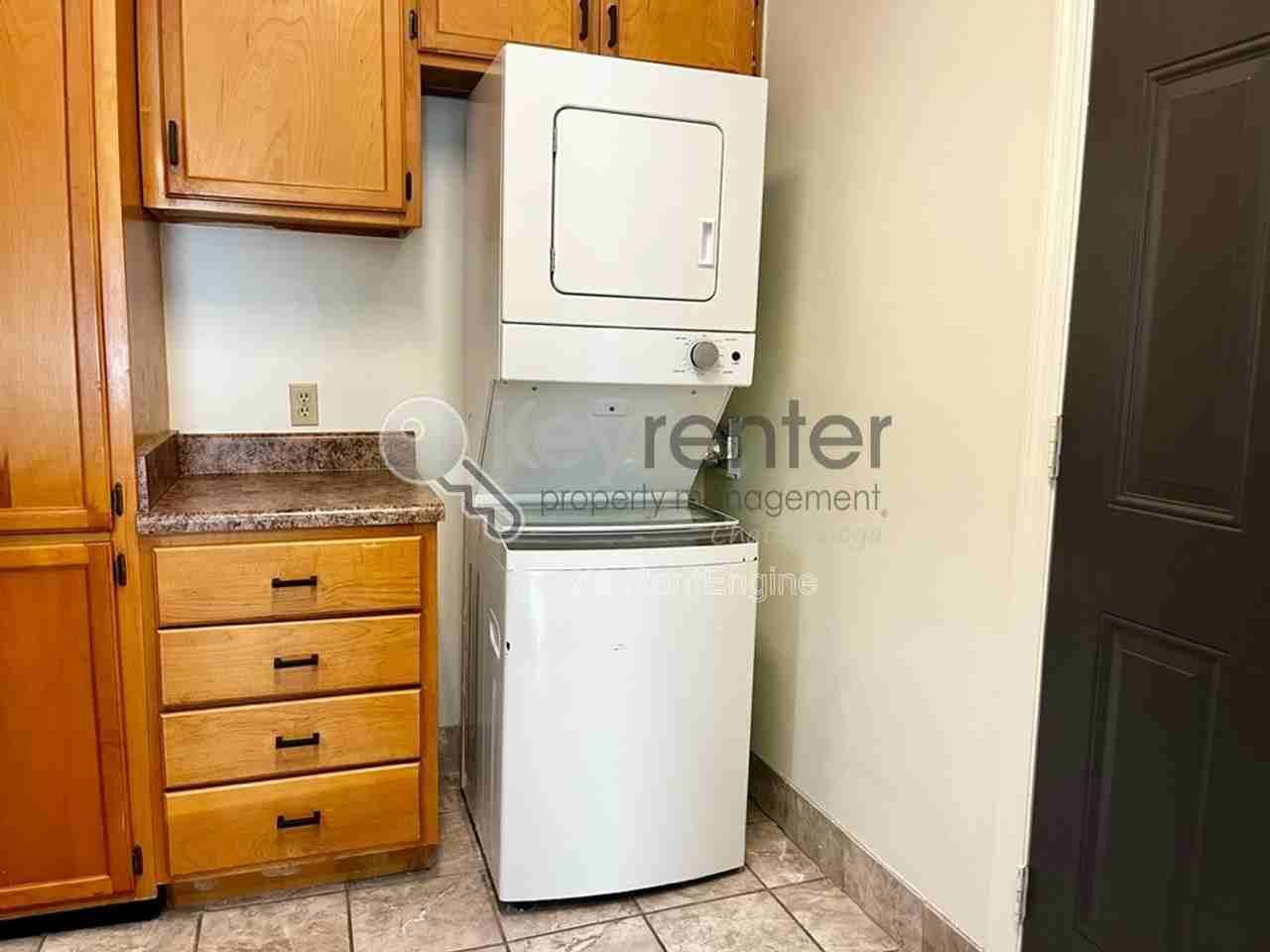 77 E 17th St - Photo 5 of 9