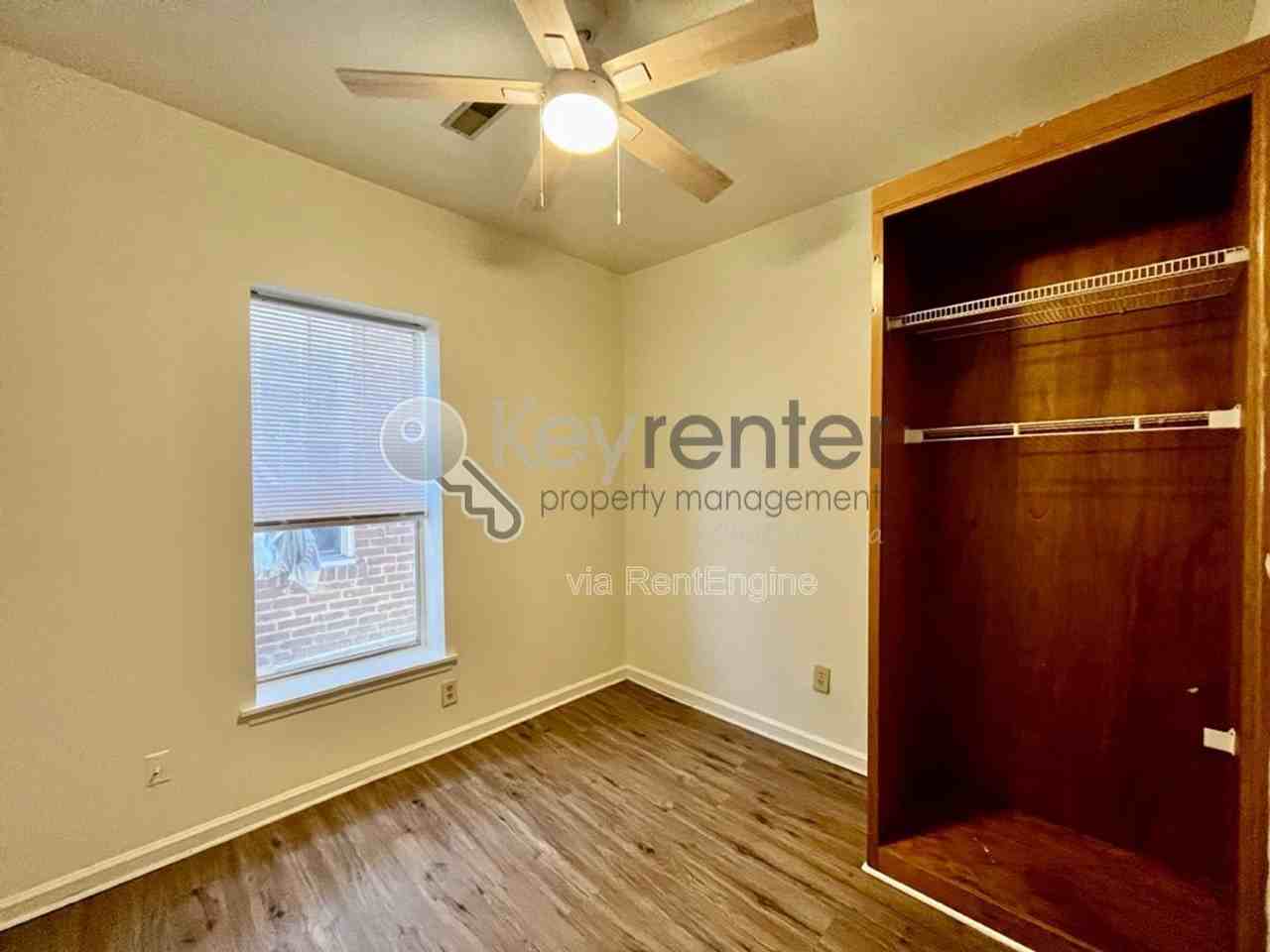 77 E 17th St - Photo 7 of 9