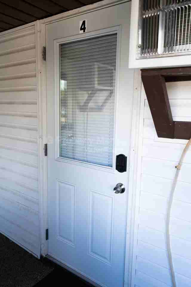 707 W Race St #4 - Photo 3 of 12