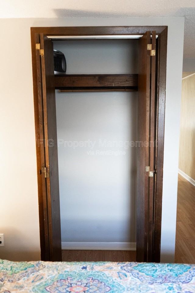 707 W Race St #4 - Photo 7 of 12