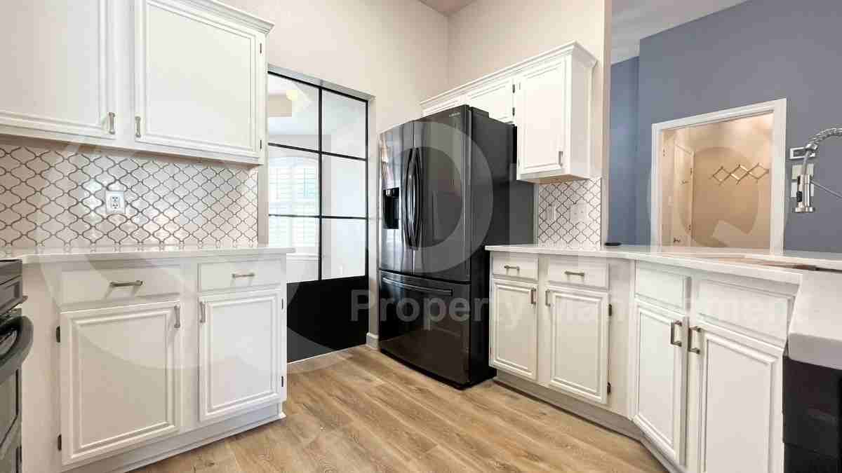 5509 Cypress Dr - Photo 3 of 25