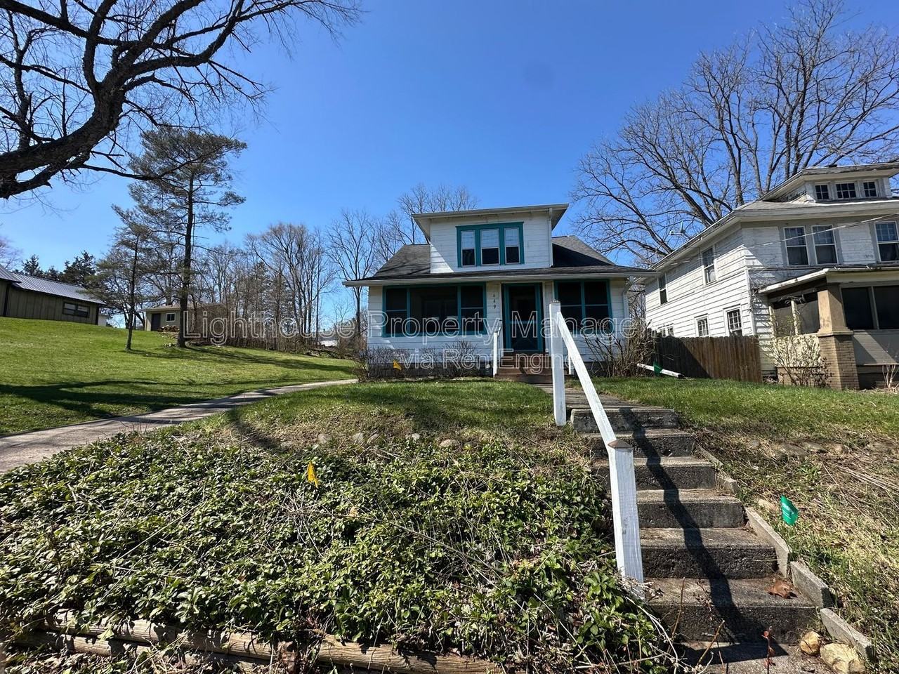 449 24th St N - Photo 2 of 19