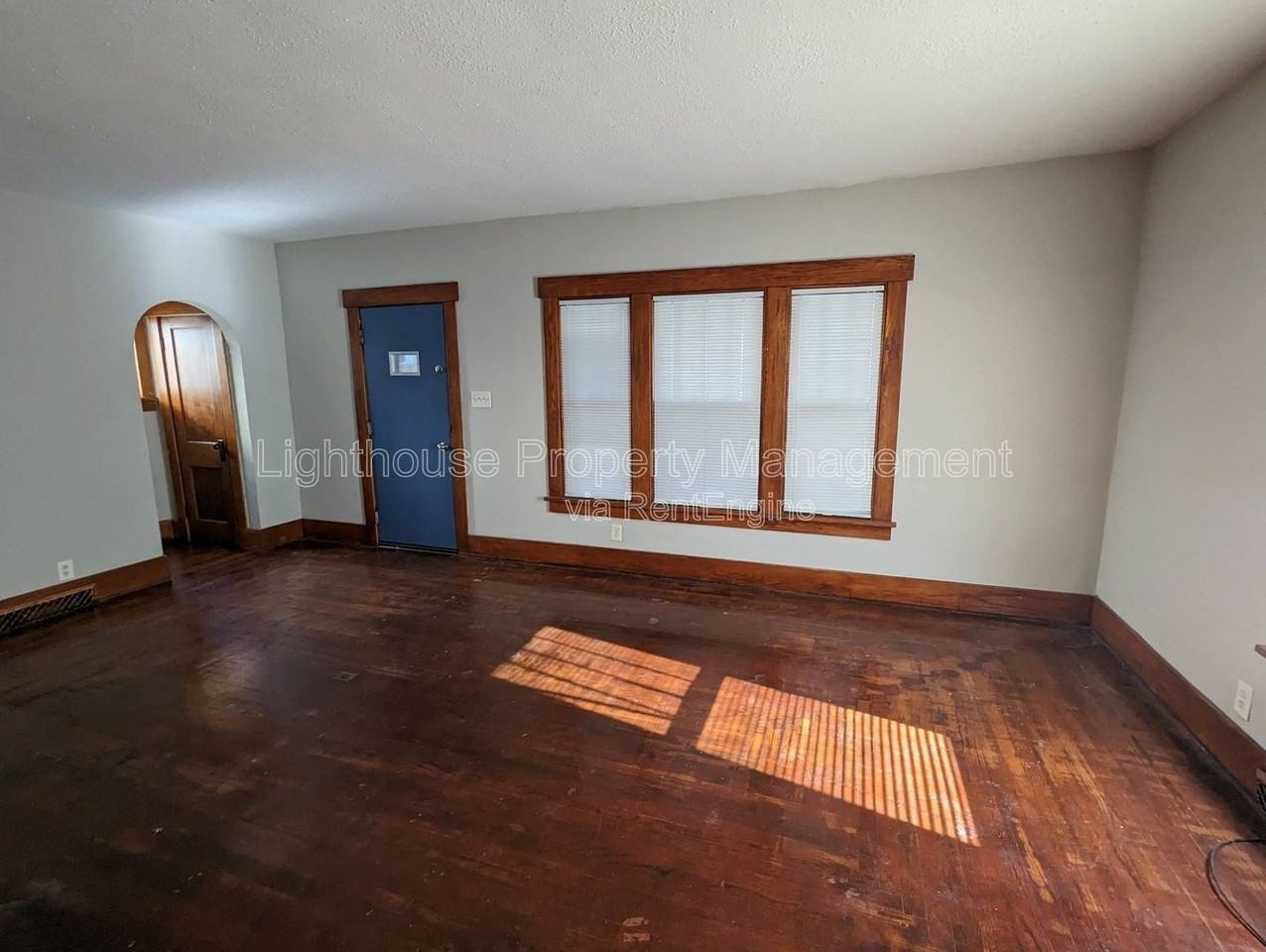 449 24th St N - Photo 5 of 19