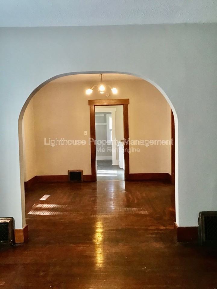 449 24th St N - Photo 6 of 19