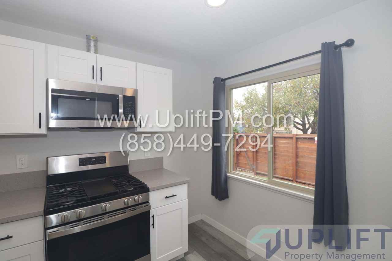 4167 Wightman St - Photo 6 of 19