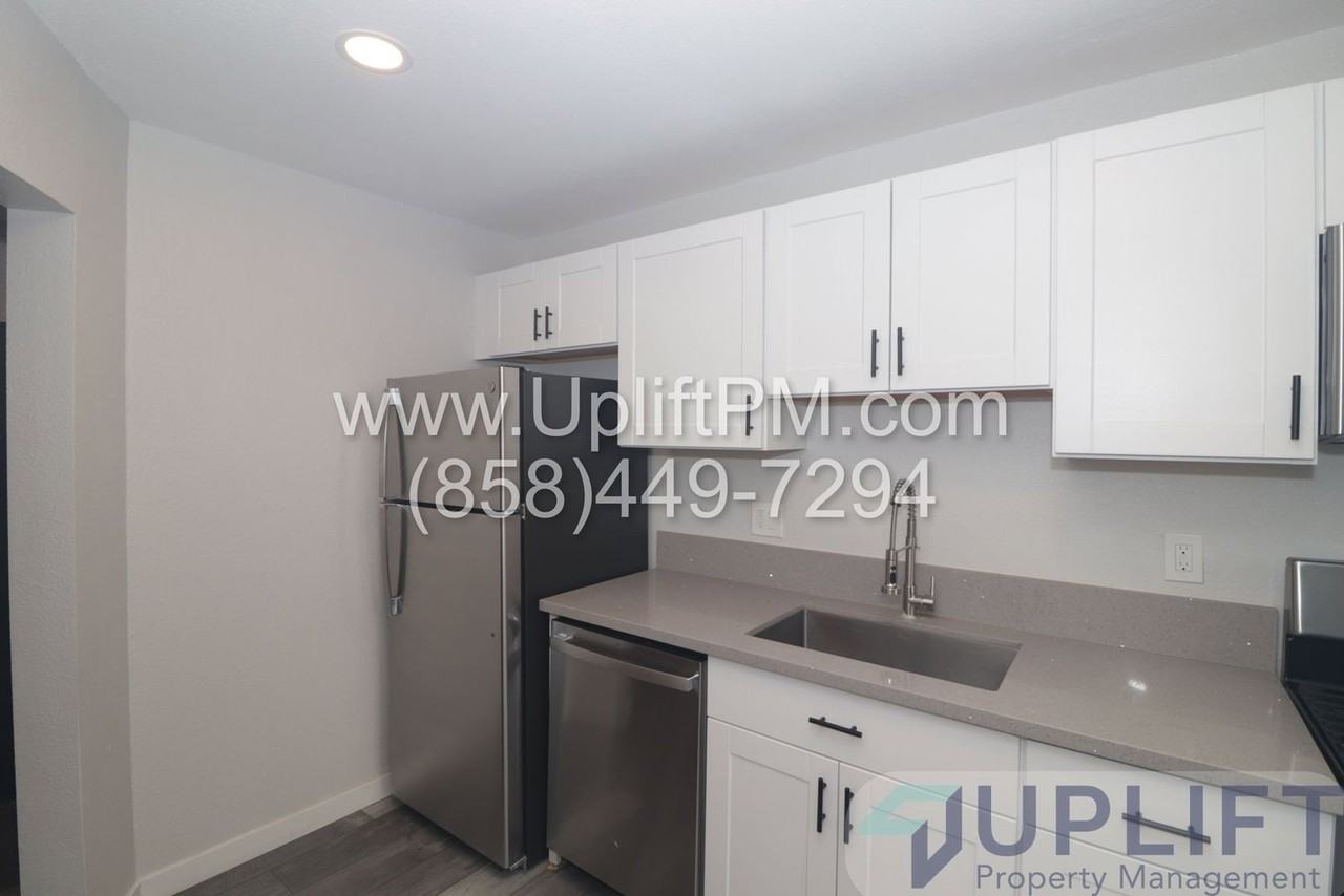 4167 Wightman St - Photo 7 of 19