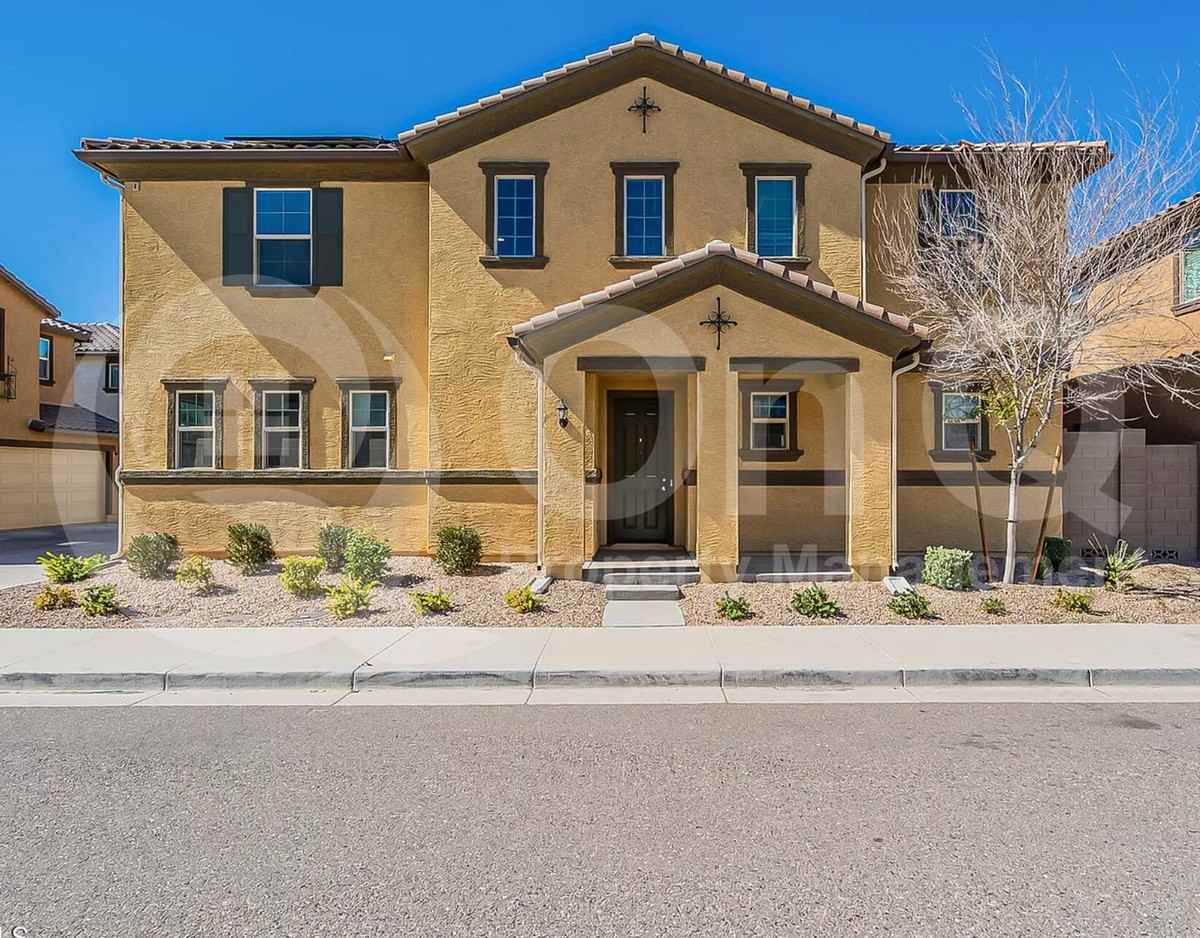 1262 N 165th Ave - Photo 4 of 50