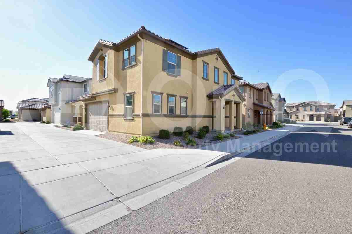 1262 N 165th Ave - Photo 7 of 50