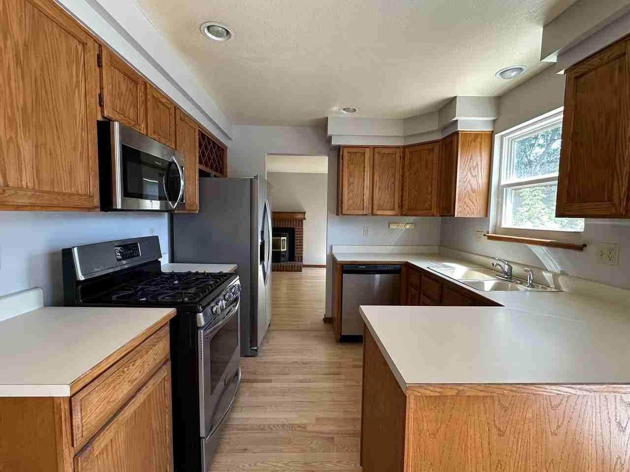 10606 Kipling Way - Photo 6 of 21