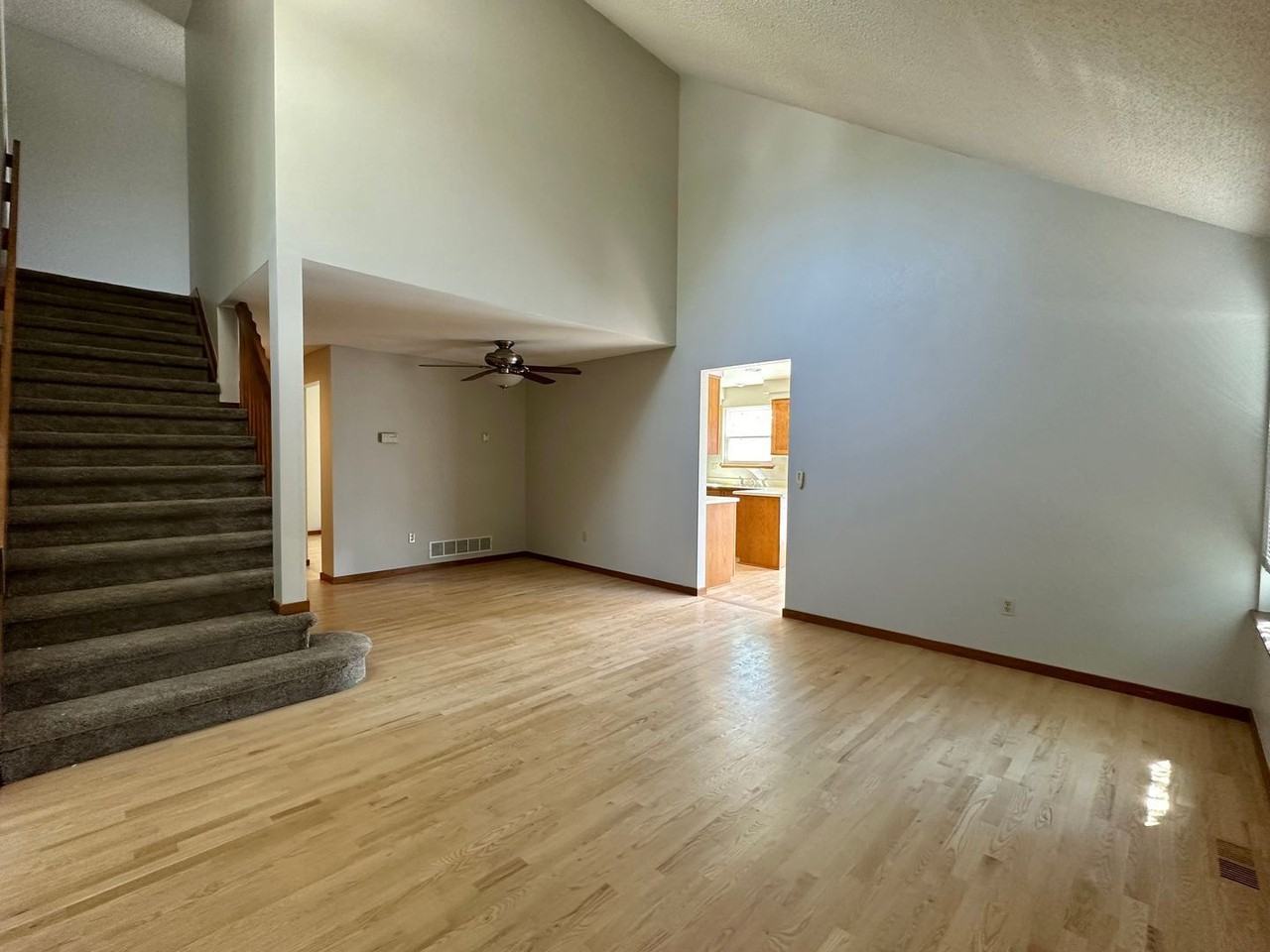 10606 Kipling Way - Photo 7 of 21