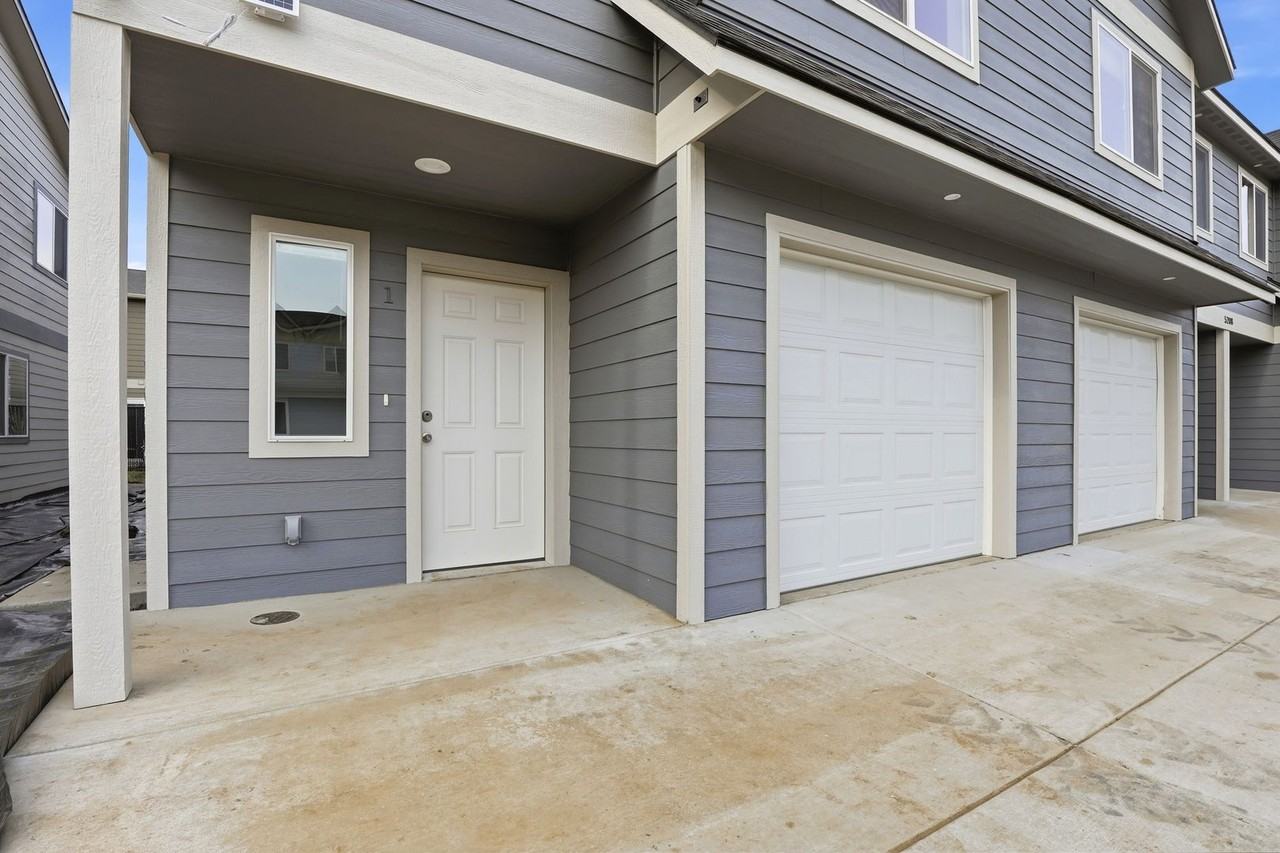 Apple Valley Town Homes - Photo 5 of 30