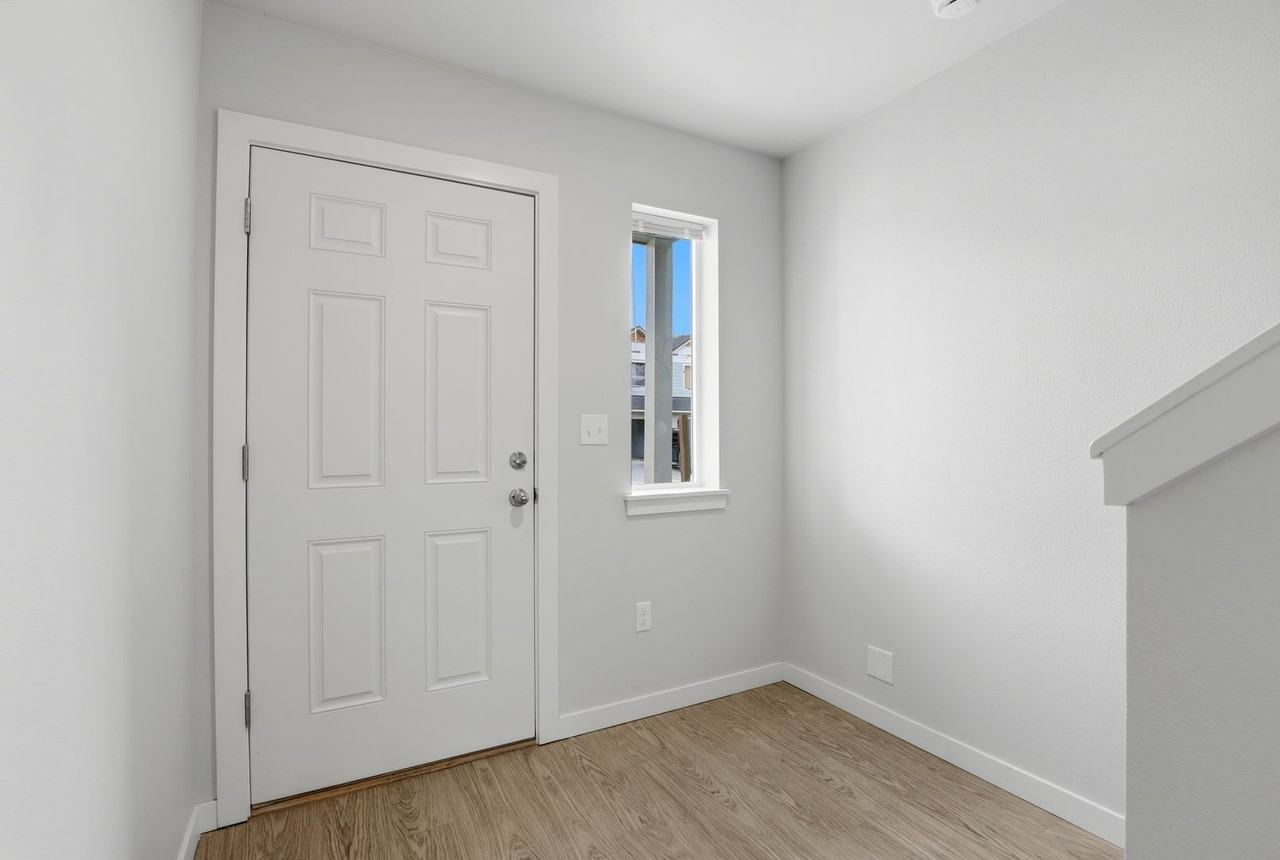 Apple Valley Town Homes - Photo 6 of 30