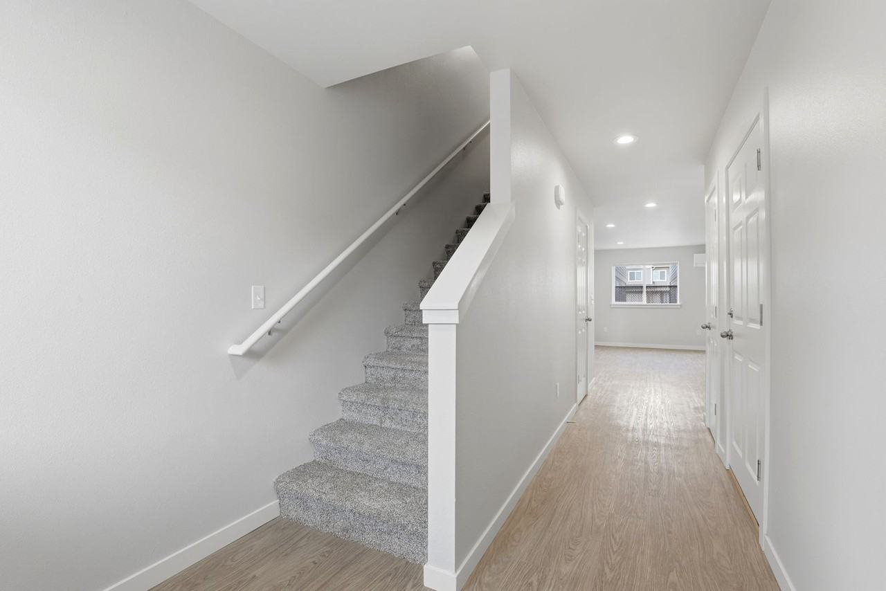 Apple Valley Town Homes - Photo 7 of 30