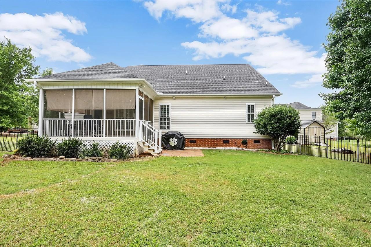 808 Wheat Ct - Photo 3 of 27