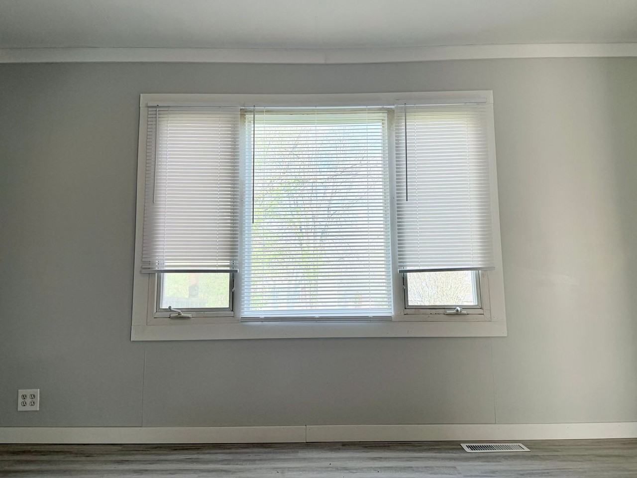 305 N Biltmore Ave - Photo 3 of 11