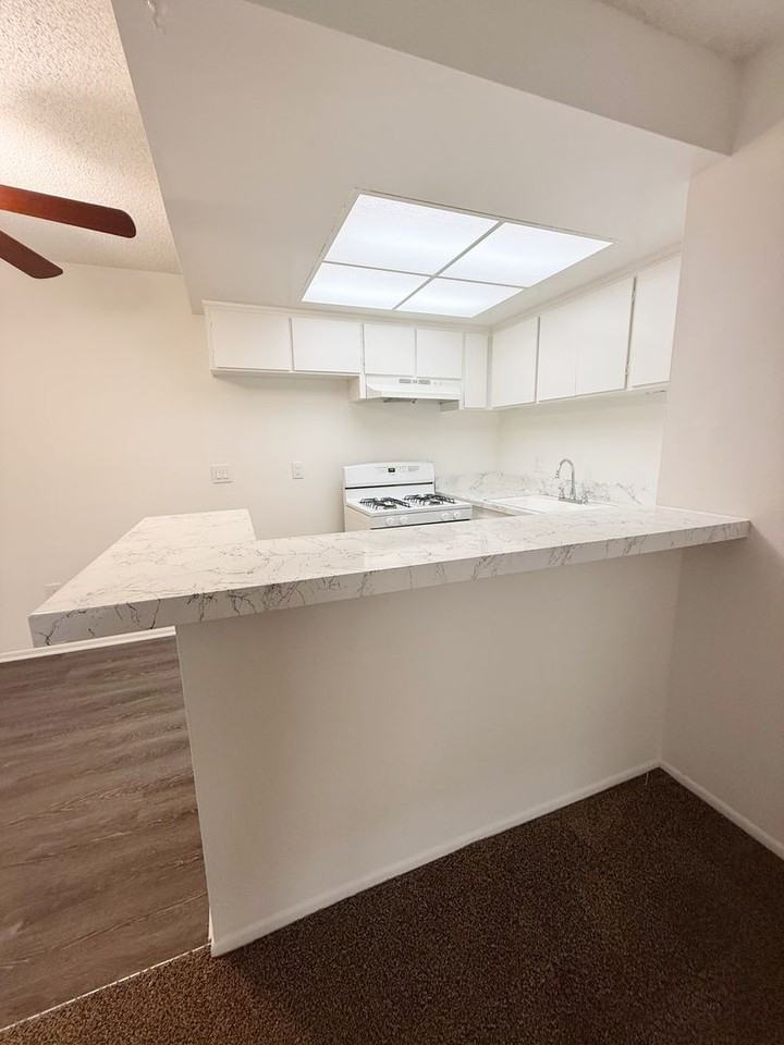 1535 E Canfield Ln - Photo 2 of 22