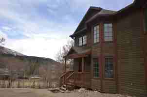 featured image of N Oak St