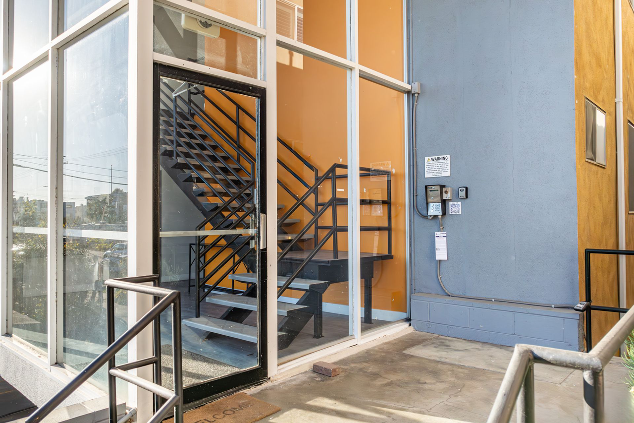 1275 Federal Ave - Photo 6 of 9