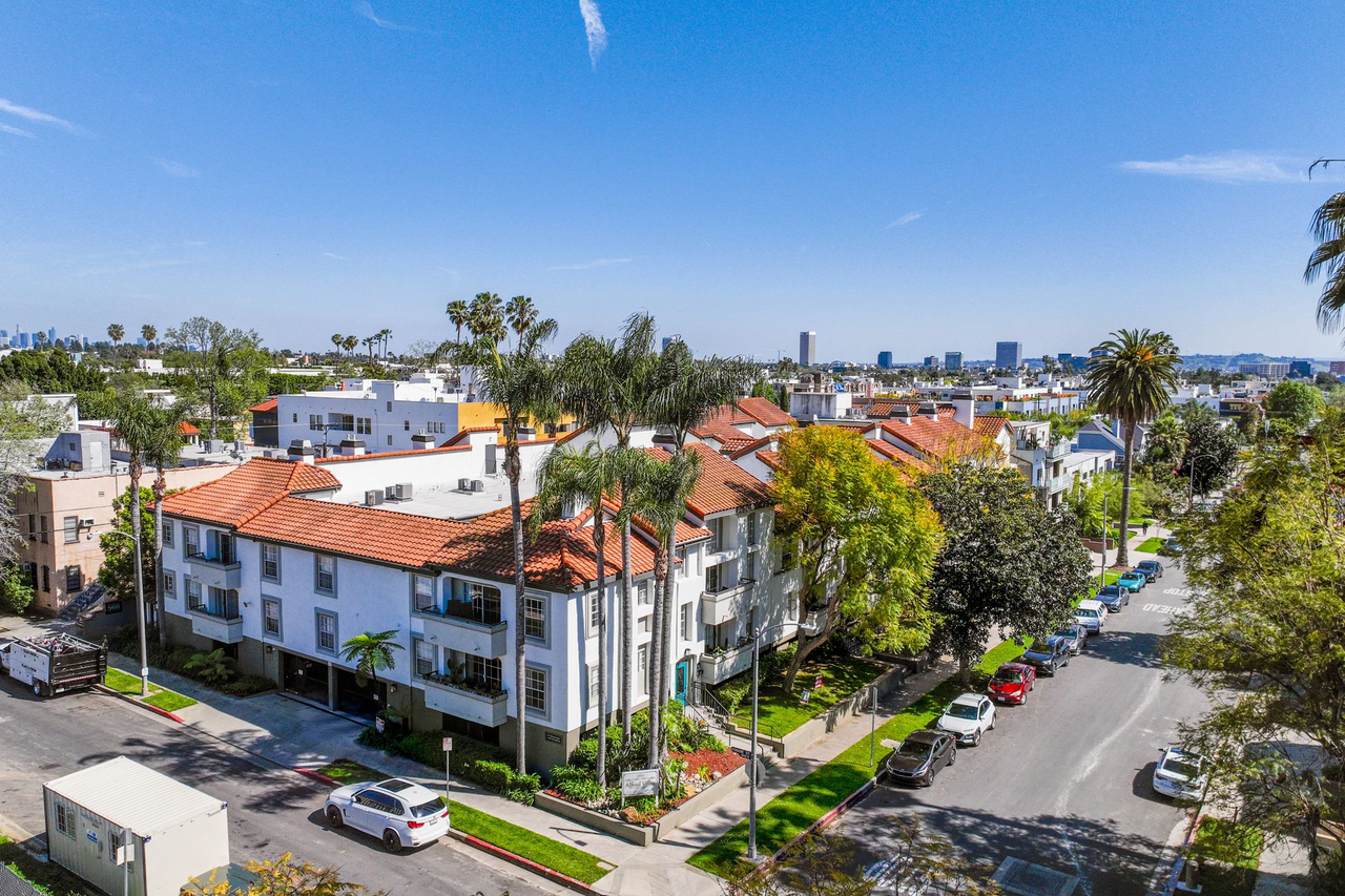 960 N. Alfred - Photo 3 of 37