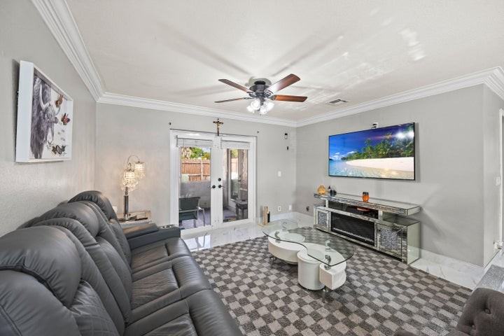 22731 Southwest 55th Way - Photo 7 of 9