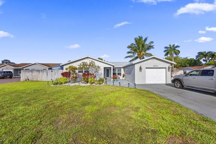 22731 Southwest 55th Way - Photo 2 of 9