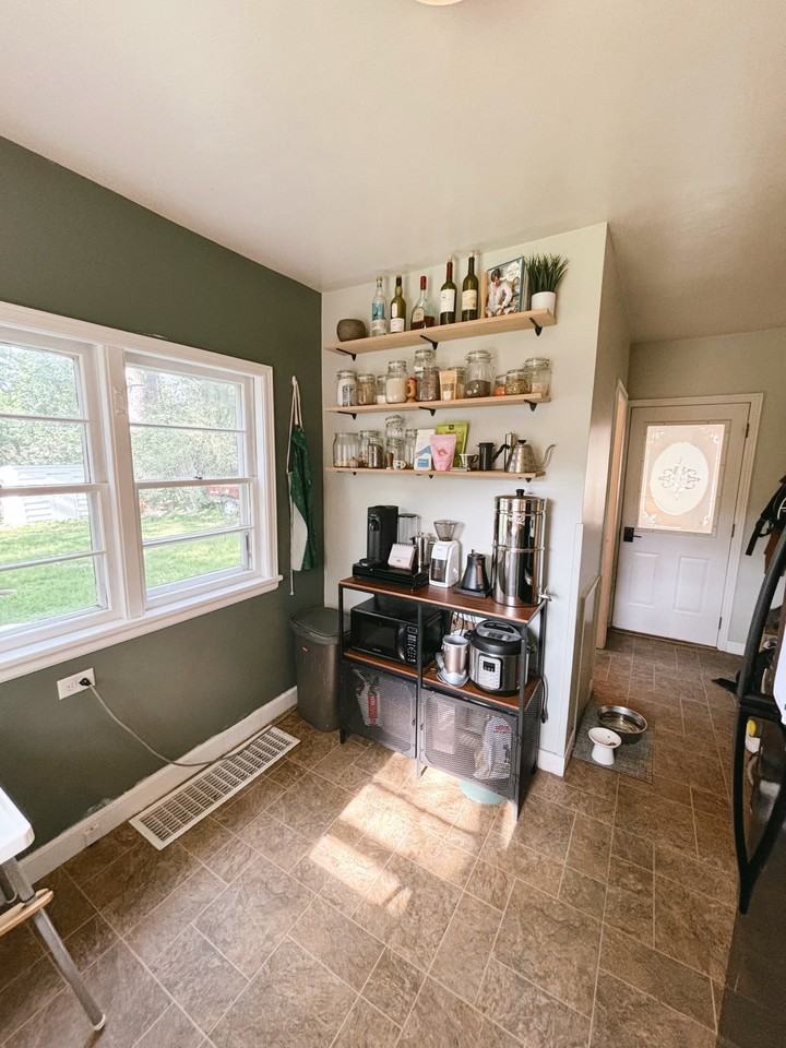 1566 E Madison St #A - Photo 7 of 17