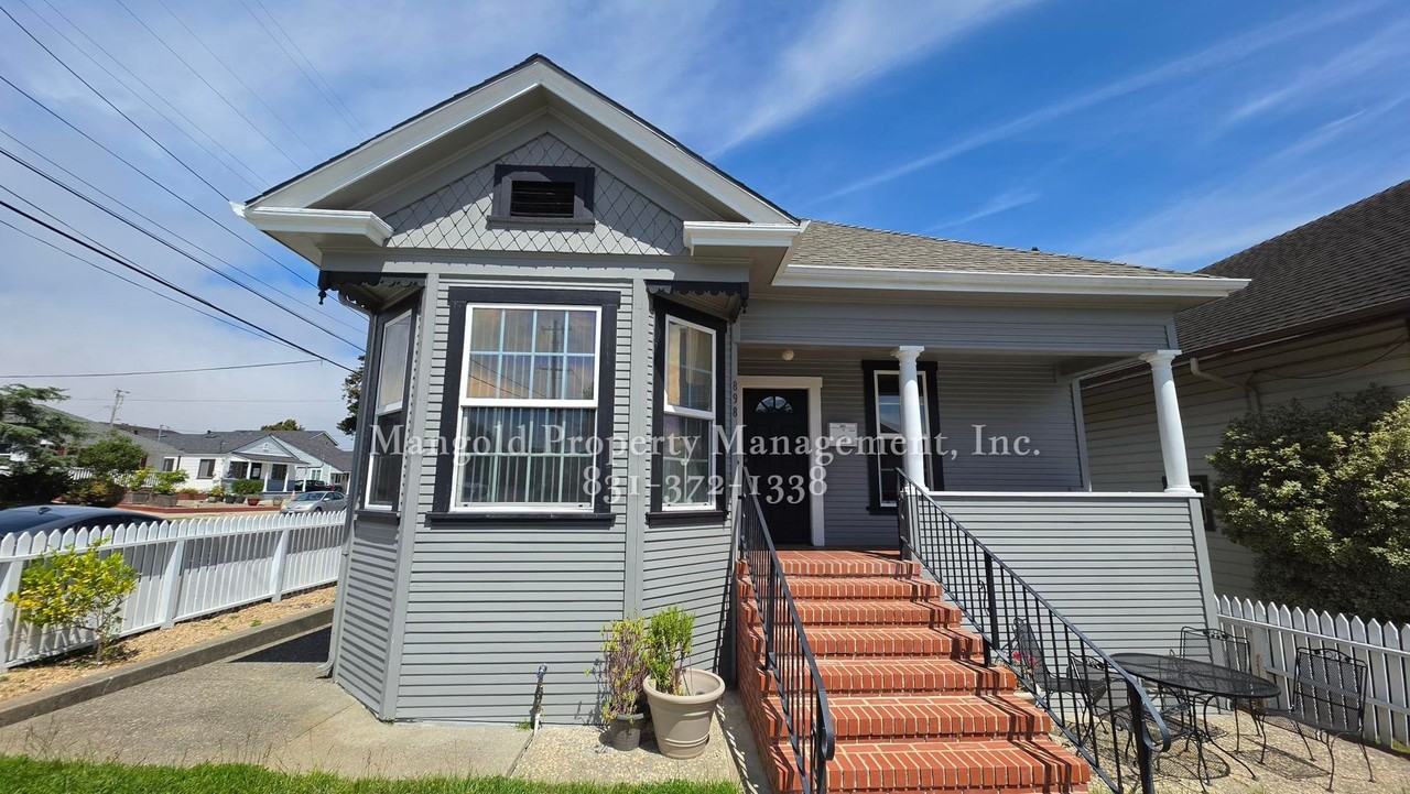 898 Hellam St - Photo 2 of 18