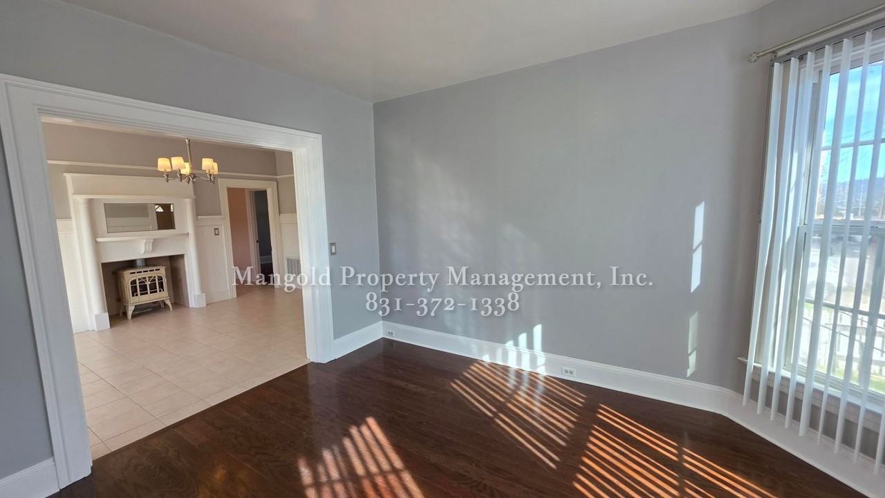 898 Hellam St - Photo 4 of 18